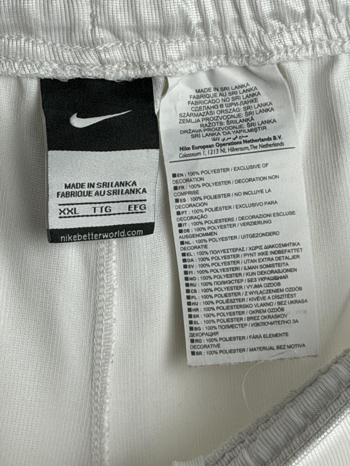 A48 Vintage y2k Nike sports/football shorts