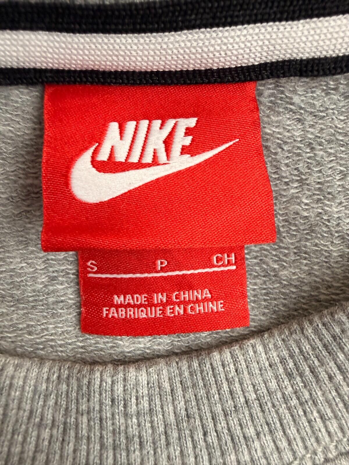 Grey Nike Jumper (A24)